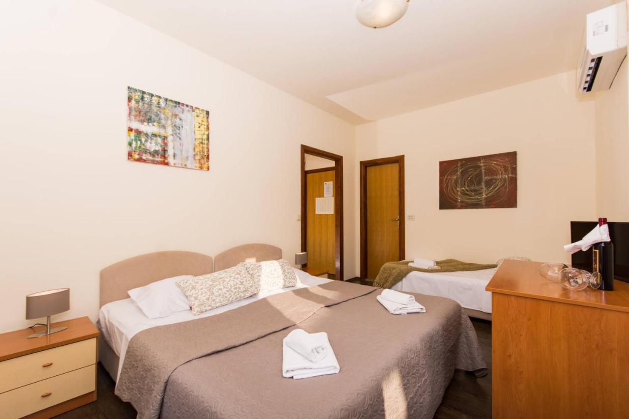 Vila Liza Bed & Breakfast Trogir Luaran gambar